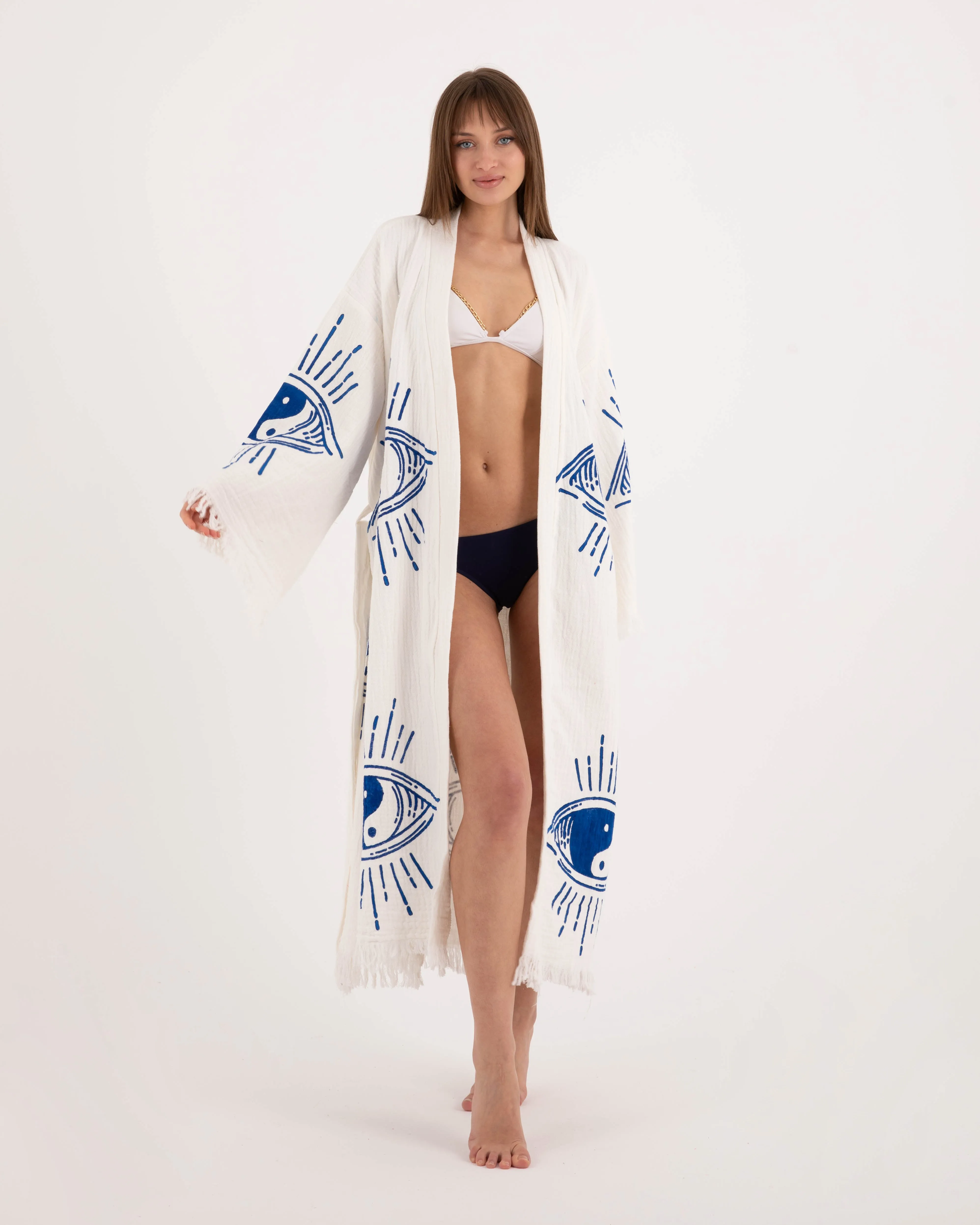 Blue Ying Yang  Patterned White Kimono