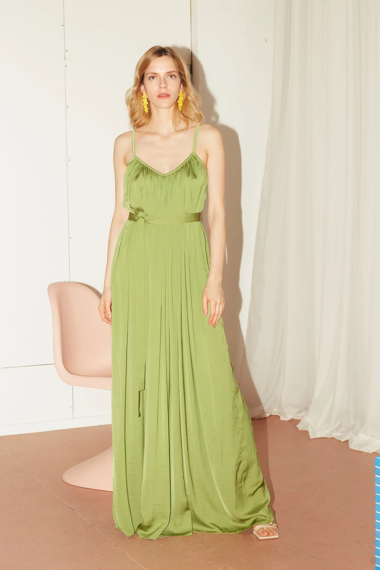 MEFYA flowing pastel green bridesmaid dress
