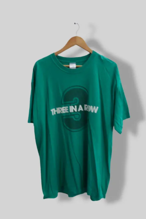 Vintage Green Gildan graphics with champions 08 crest at the back mens XL tees